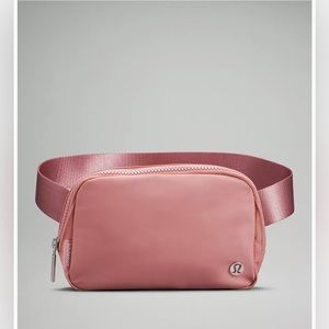 Lululemon Everywhere Belt Bag